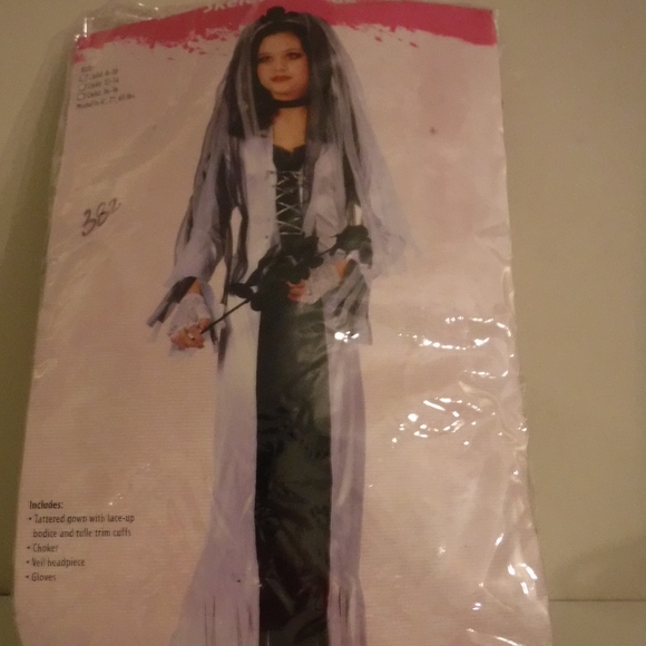 HALLOWEEN COSTUME - Picture 3 of 3